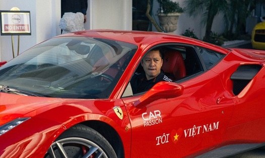 Siêu xe Ferrari 488 GTB của Tuấn Hưng có giá khoảng 14 tỉ đồng. Ảnh: Autofun