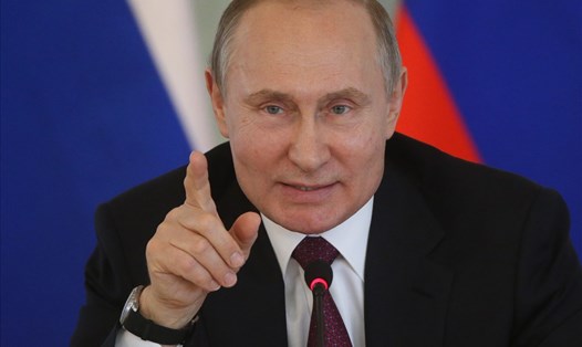 Tổng thống Vladimir Putin vừa ký sắc lệnh yêu cầu nhanh chóng trừng phạt Ukraina. Ảnh: Getty Images