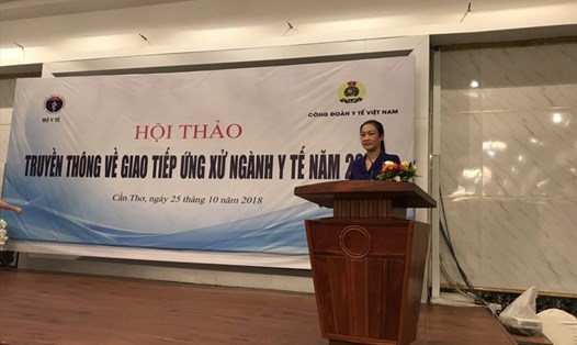 PGS.TS Phạm Thanh Bình - Chủ tịch Công đoàn Y tế VN - phát biểu tại hội nghị tập huấn.