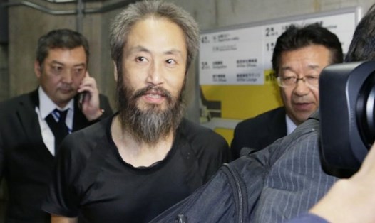 Nhà báo Nhật Bản Jumpei Yasuda về nhà sau hơn ba năm bị bắt cóc ở Syria. Ảnh: Reuters.