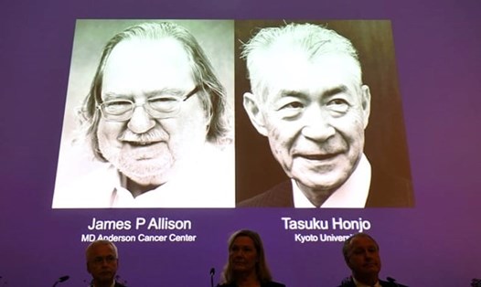 Chân dung hai nhà khoa học James Allison và Tasuku Honjo. Ảnh: Reuters