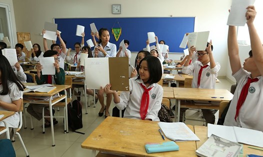 Giờ lên lớp của giáo viên và học sinh tại một trường THCS ở Hà Nội.