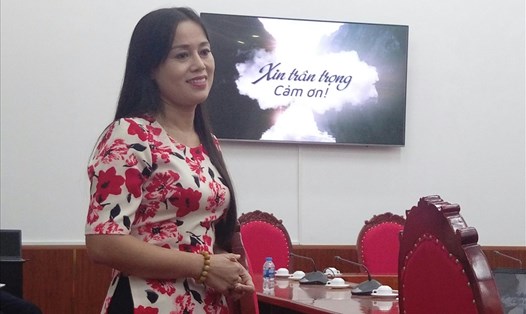 Cô giáo dạy Văn Nguyễn Kim Anh gây xúc động tại ngày xét giải dành cho khối THPT.