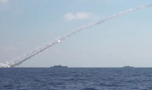 Nga tập trận tên lửa từ ngày 1-3.11 tại vùng biển NATO cũng đang tập trận. Ảnh: BQP Nga
