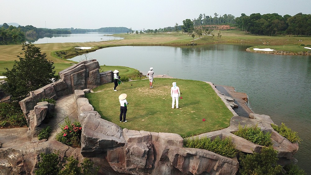 Hố 19 -  Par 3 tại sân Kings Course. Ảnh: MT