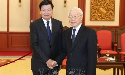 Tổng Bí thư Nguyễn Phú Trọng tiếp Thủ tướng Lào Thongloun Sisoulith. Ảnh: TTXVN.