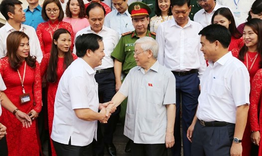 Tổng Bí thư Nguyễn Phú Trọng tiếp xúc cử tri quận Tây Hồ (Hà Nội) ngày 8.10. Ảnh: TTXVN