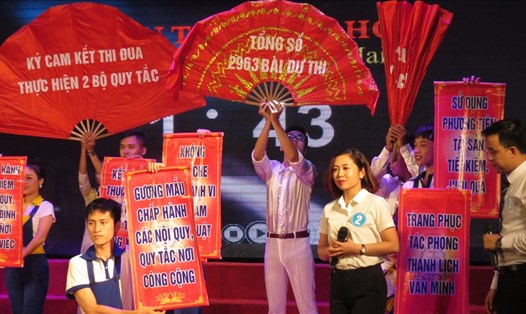 Phần thi chào hỏi của LĐLĐ quận Hoàng Mai (Hà Nội) - Cụm thi đua số 1.