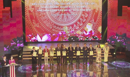 Hà Nội vinh danh công dân Thủ đô ưu tú năm 2018. Ảnh Trần Vương