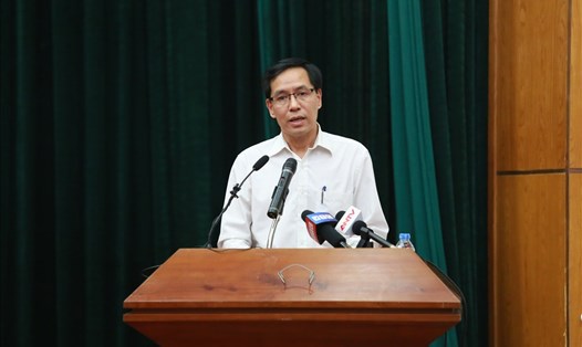 Ông Đặng Quang Tấn - Phó Cục trưởng Cục Y tế dự phòng phát biểu tại họp báo. Ảnh: PV