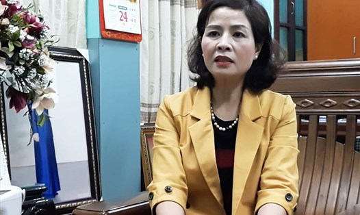 Bà Phạm Thị Hằng, Giám đốc Sở GDĐT tỉnh Thanh Hóa trao đổi với PV