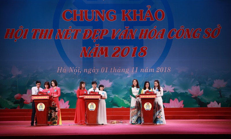 Các đội trong một phần thi. Ảnh: Hải Nguyễn