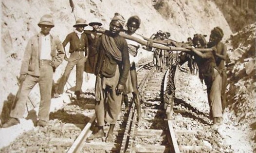 Cứ 10 phu đường xây dựng tuyến đường sắt Đà Lạt - Tháp Chàm thì có 5 người chết. Ảnh: T.L
