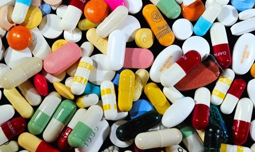 Những viên thuốc được cảnh báo là có xuất xứ từ Trung Quốc và làm từ thịt người. Ảnh: The Guardian