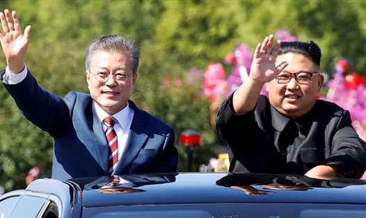 Tổng thống Hàn Quốc được nhà lãnh đạo Kim Jong-un đón tiếp trong chuyến thăm Bình Nhưỡng tháng 9.2018. Ảnh: Sky News