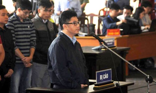Bị cáo Nguyễn Văn Dương khai tại tòa. Ảnh CN.