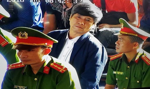 Bị cáo Nguyễn Thanh Hóa tại tòa sáng nay. Ảnh CN.