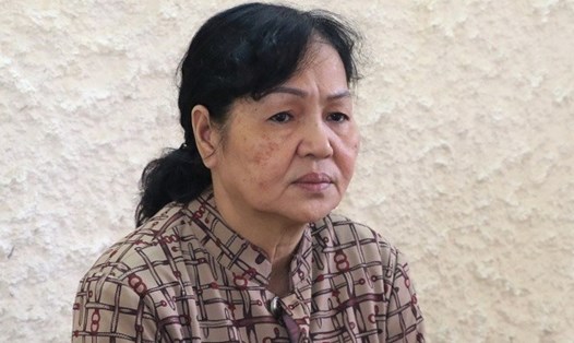 Chân dung bà Hoàng Thùy Linh tại cơ quan điều tra - Ảnh CAHT