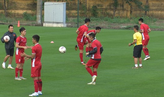 ĐT Việt Nam tích cực tập luyện trước trận gặp Malaysia.