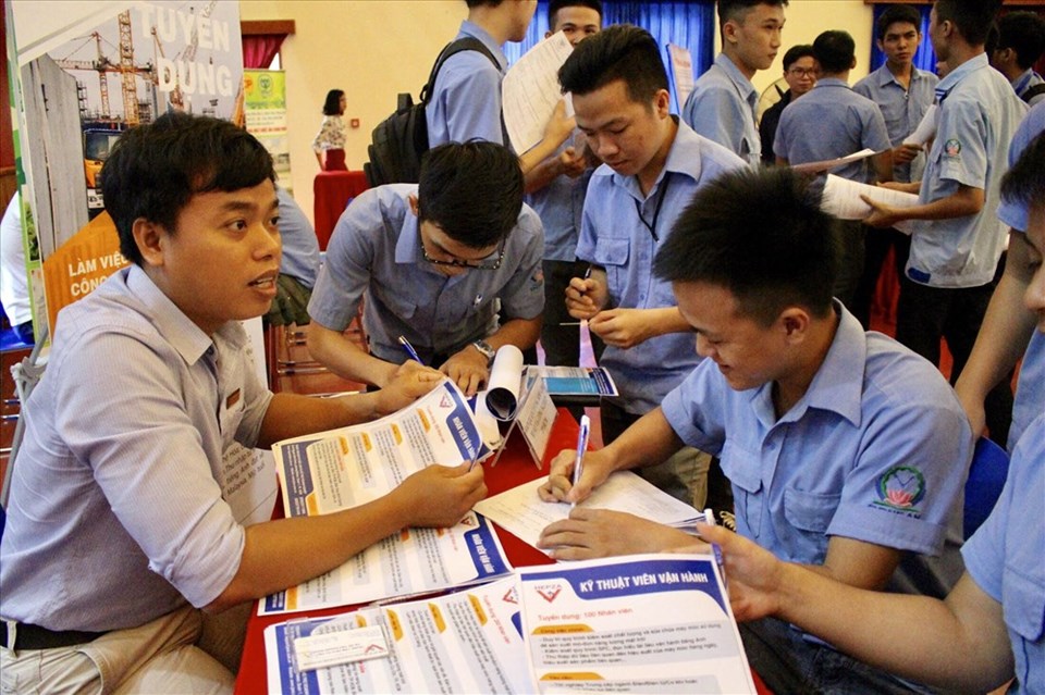 "Ngày hội việc làm năm 2018" kết nối sinh viên với doanh nghiệp "Ngày hội việc làm năm 2018" kết nối sinh viên với doanh nghiệp