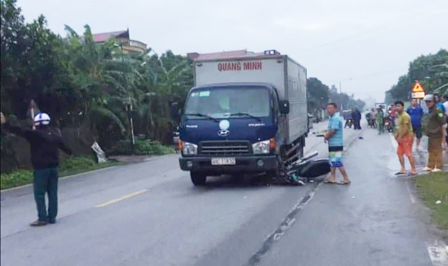 Hiện trường nơi xảy ra vụ tai nạn giao thông. Ảnh: VĐ.