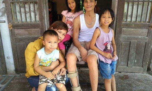 Gia đình anh Biên có hoàn cảnh khó khăn đang rất cần sự giúp đỡ của cộng đồng. Ảnh PV