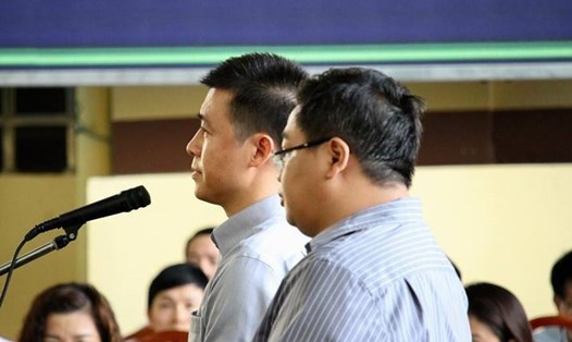 Bị cáo Phan Sào Nam trả lời HĐXX về lời khai của bị cáo Huỳnh Trọng Văn.