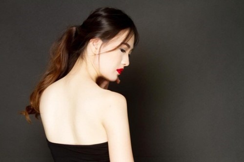 Ngoại hình xinh đẹp, cuốn hút của bác sĩ ĐT Thái Lan.