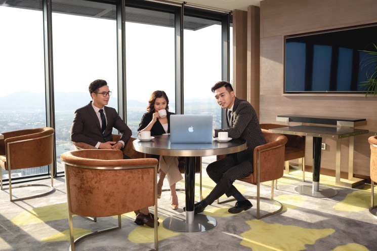 Nhiều góc làm việc riêng tư được bày trí tinh tế, hiện đại và sang trọng mang đến nguồn cảm hứng và năng lượng làm việc cho mỗi doanh nhân khi lưu trú tại các tổ hợp Vinpearl Condotel