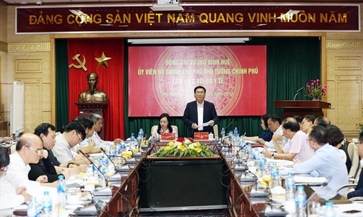 Phó Thủ tướng Vương Đình Huệ trong buổi làm việc với Bộ Y tế. Ảnh: Chinhphu.vn