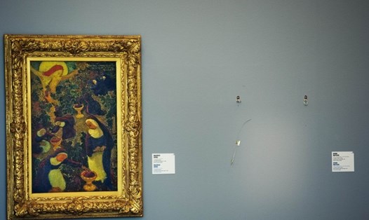 Một chỗ trống trên tường nơi bức tranh của Henri Matisse bị đánh cắp trong phòng trưng bày nghệ thuật Kunsthal của Rotterdam, Hà Lan. Ảnh: Reuters. 