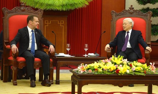 Tổng Bí Thư, Chủ tịch Nước Nguyễn Phú Trọng và Thủ tướng Liên bang Nga Dmitry Medvedev. Ảnh: Dương Quốc Bình. 