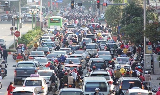 Ùn tắc giao thông tại Hà Nội. Ảnh Trần Vương