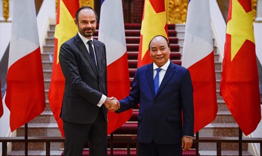 Thủ tướng Nguyễn Xuân Phúc và Thủ tướng Édouard Philippe. Ảnh: Dương Quốc Bình. 