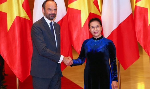 Thủ tướng Édouard Philippe và Chủ tịch Quốc hội Nguyễn Thị Kim Ngân. Ảnh: Sơn Tùng. 
