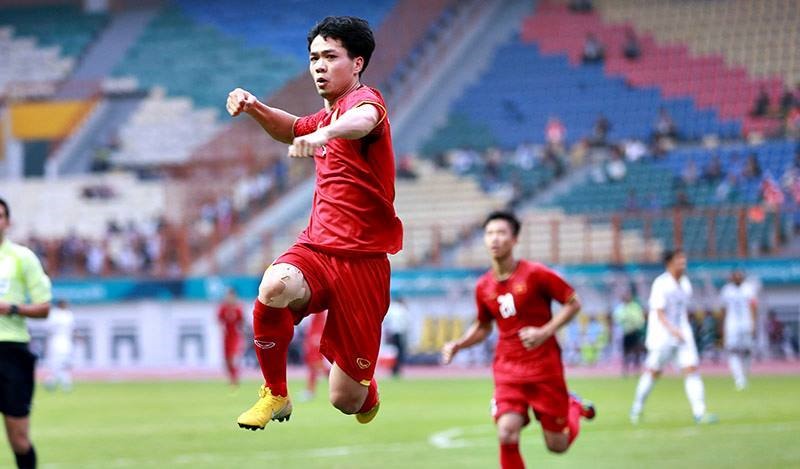 Công Phượng cần nỗ lực để có suất đá chính ở AFF Cup 2018.