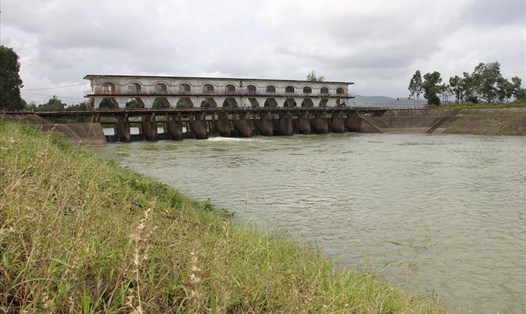 Sông Cầu Đỏ Đà Nẵng bị nhiễm mặn nặng thời gian qua.