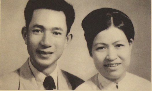 Ảnh nhà tư sản Trịnh Văn Bô và vợ - bà Hoàng Thị Minh Hồ tại căn nhà 48 Hàng Ngang. 