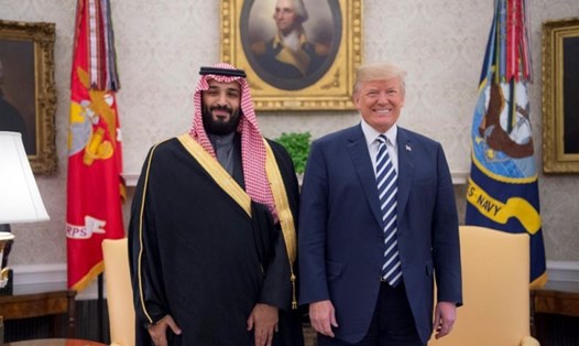 Tổng thống Donald Trump và Thái tử Saudi Mohammed bin Salman (trái). Ảnh: HF. 