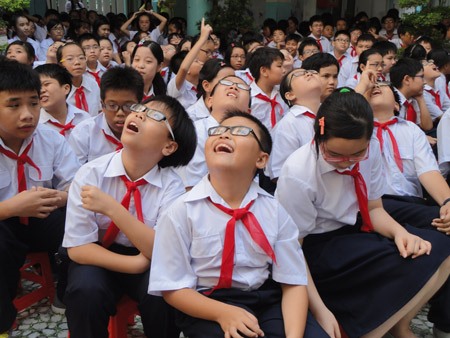 HĐND TPHCM đủ thẩm quyền thông qua Nghị quyết giảm học phí cho học sinh bậc THCS trên địa bàn TPHCM.