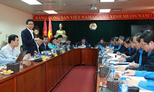 Phó Thủ tướng Vũ Đức Đam phát biểu tại buổi làm việc. Ảnh: Hải Nguyễn