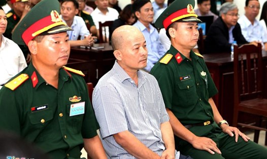 Phiên tòa sơ thẩm xét xử cựu thượng tá Đinh Ngọc Hệ sáng 30.7 (Ảnh: P.A/Zing)