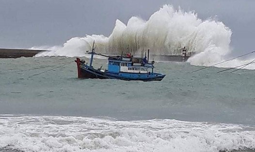 Sóng biển dâng cao tại đảo Phú Quý_Ảnh: CTV