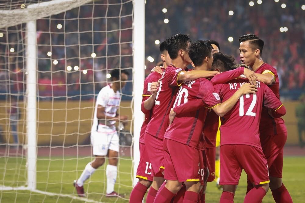 Tuyển Việt Nam giành ngôi nhất bảng A - AFF Cup 2018. Ảnh H.N