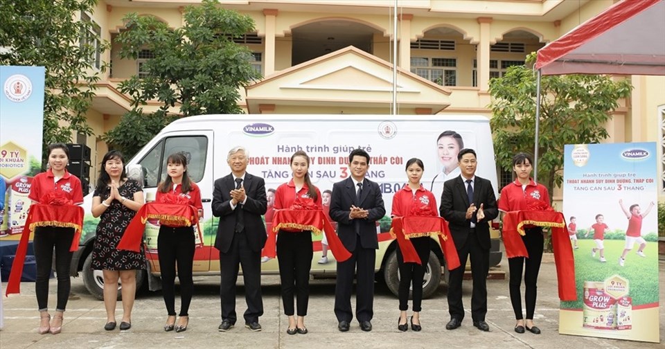 Các đại biểu cắt băng khánh thành, chính thức khởi động hành trình trên toàn quốc. Các đại biểu cắt băng khánh thành, chính thức khởi động hành trình trên toàn quốc.