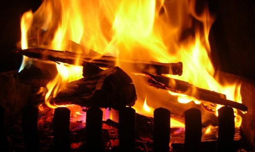 Việc sưởi ấm bằng than dễ dẫn đến ngộ độc khí CO - Ảnh minh họa (nguồn internet)