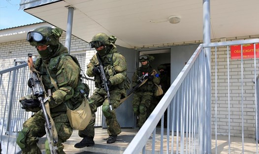 Quân nhân chống khủng bố của quân khu phía Nam của Nga trong cuộc diễn tập ở vùng Rostov. Ảnh: Newsweek.