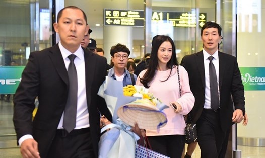 Kim Tea Hee tại sân bay.