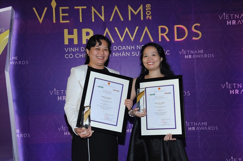 Nestlé Việt Nam đã được vinh danh với giải thưởng về Chính sách lương thưởng – Phúc lợi và Quản lý Nhân tài. Nestlé Việt Nam đã được vinh danh với giải thưởng về Chính sách lương thưởng – Phúc lợi và Quản lý Nhân tài.