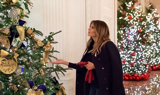Bà Melania Trump lên tiếng sau khi việc trang trí Nhà Trắng dịp Giáng sinh nhận được những ý kiến trái chiều. Ảnh: FN. 